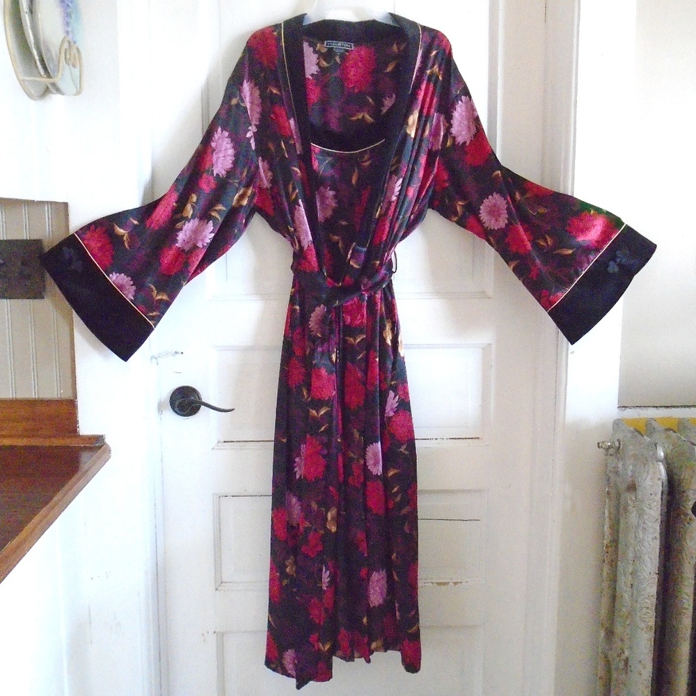 Polyester And Velvet Nightgown Robe Black Floral
